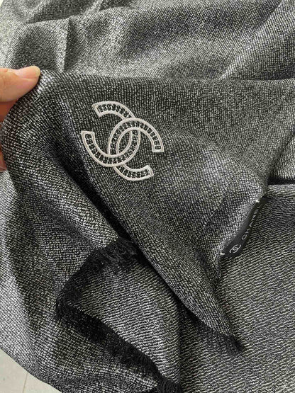 CHANEL SCARF 210 CM IN BLACK CASHMERE  402208