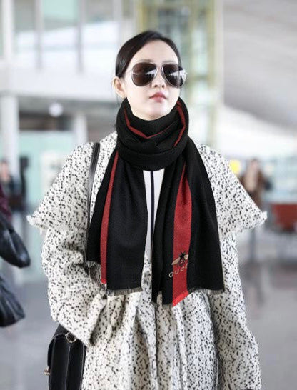 GUCCI SCARF 200 CM IN BLACK MIX RED CASHMERE WITH EMBROIDERED BEE 407516
