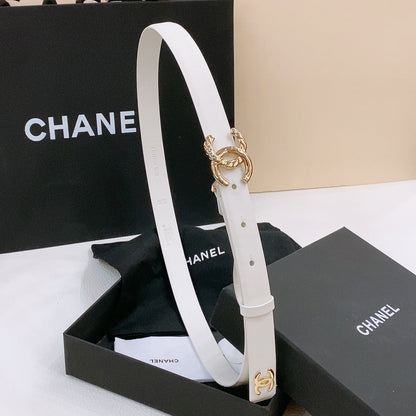 CHANEL DOUBLE C BELT 20MM IN WHITE CALFSKIN WITH GOLD CHAIN INTERWOVEN BUCKLE