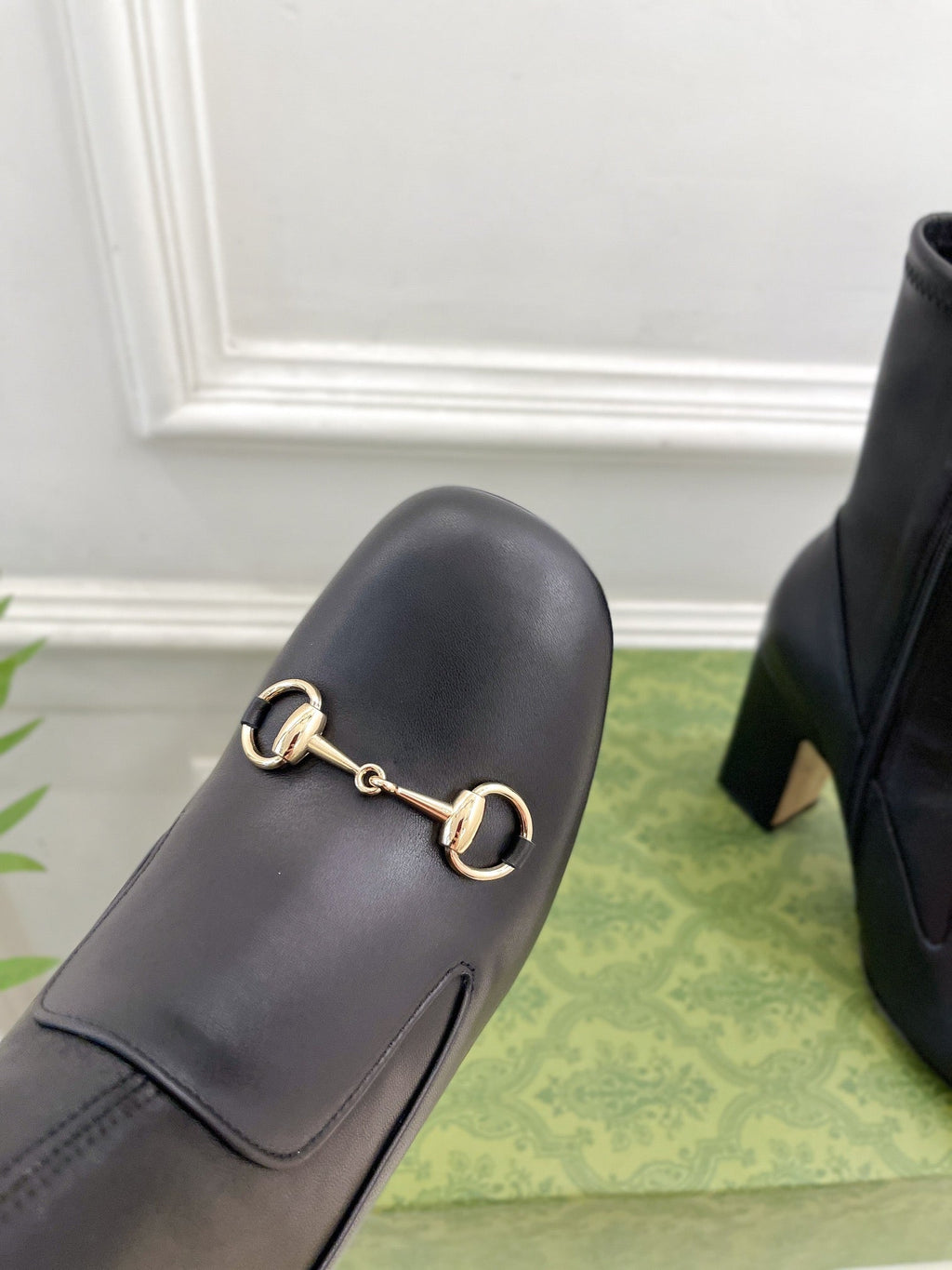 GUCCI HORSEBIT ANKLE BOOTS 9.5CM IN BLACK SHEEPSKIN
