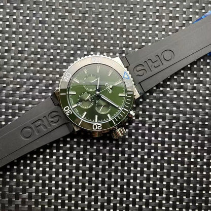 dial black Oris Aquis Green Chronograph - Hình 3
