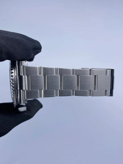 black Rolex Submariner Green Bezel - Hình 2